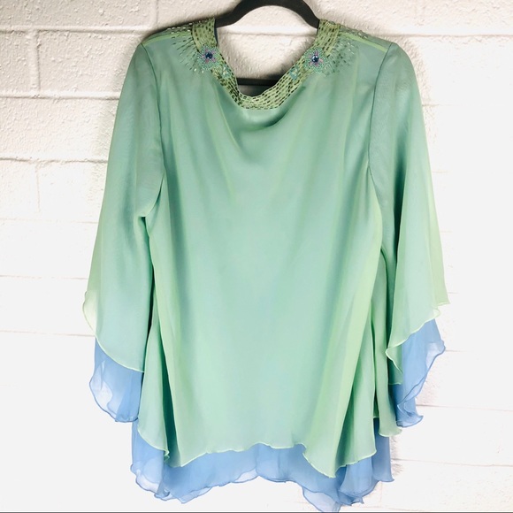 Vintage 80s Butterfly Blouse - Picture 2 of 6